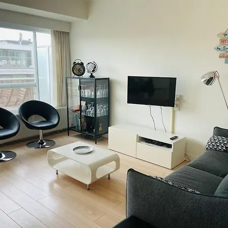 شقة Familial, Lumineux Avec Parking & Terrasse أوستيند